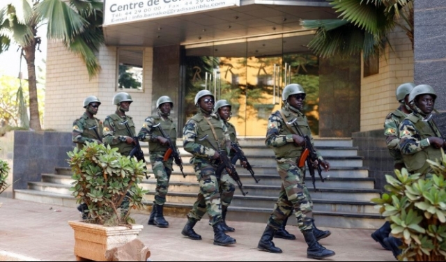 مالي: مقتل 54 شخصا في هجوم على معسكر للجيش