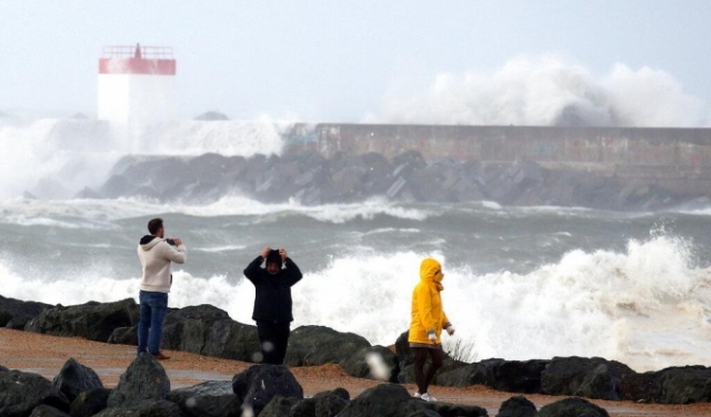 فرنسا: 140 ألف مسكن بلا كهرباء بسبب عاصفة 