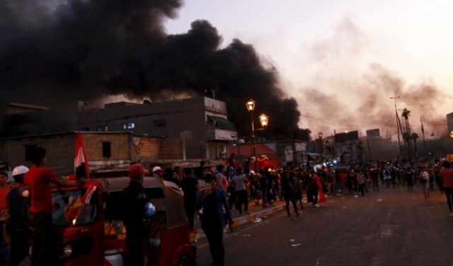 احتجاجات العراق: قتلى في بغداد وقطع الإنترنت عن المحافظات