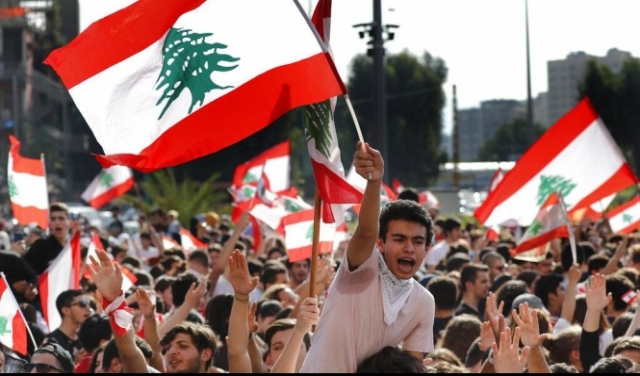 طلبة لبنان ينتفضون بوجه الطبقة السياسية