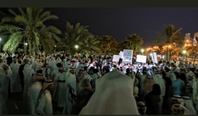 الكويت: احتجاج حاشد على الفساد يطالب برحيل الحكومة والبرلمان