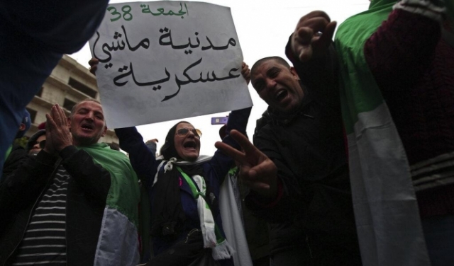 احتجاجات الجزائر: 