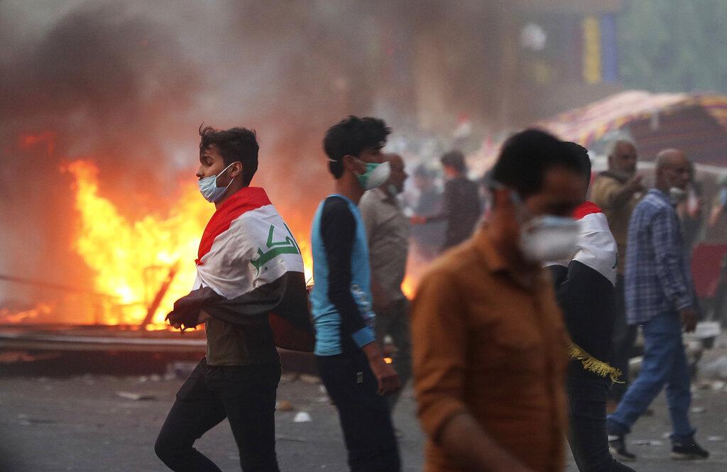 العراق: ارتفاع عدد المتظاهرين القتلى وقوات الأمن تقتحمُ ساحتَي احتجاج