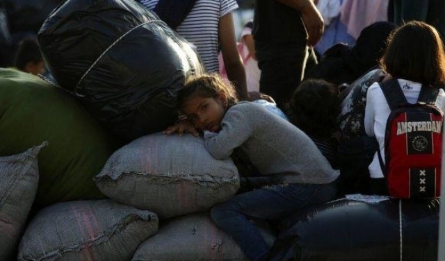 سورية: عودة 365 ألف لاجئ لديارهم وبقاءُ جنود أميركيين بالبلاد