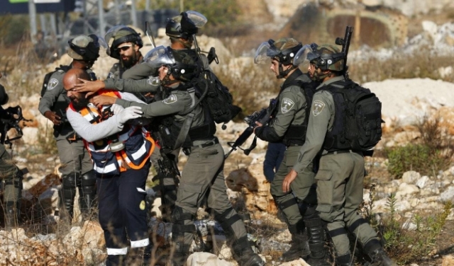 اعتقال 17 فلسطينيا بالضفة