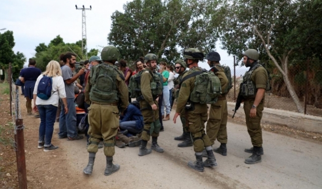 اعتقال محافظ القدس وثمانية أشخاص من الضفة