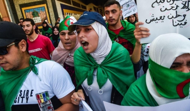  مظاهرات طلاب الجزائر مستمرة رفضا للانتخابات الرئاسية
