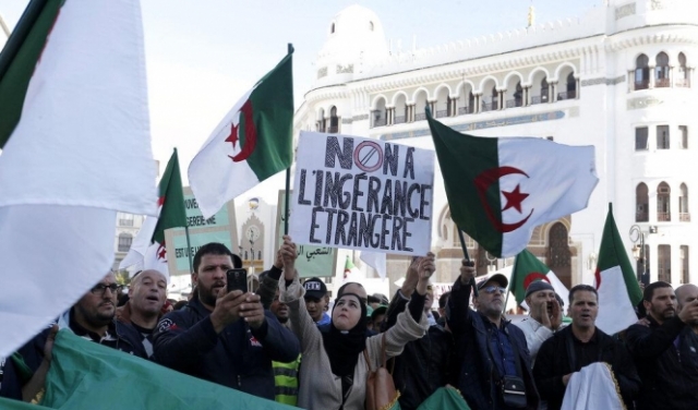 الجزائر: تظاهرات رافضة للتدخل الأجنبي ومؤيدة لانتخابات الرئاسة