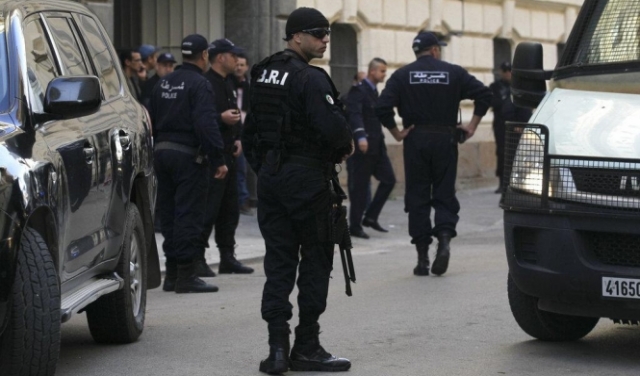 تأجيل محاكمة مسؤولين سابقين ورجال أعمال بالجزائر  
