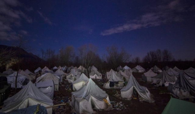 إغلاق مخيم للمهاجرين في البوسنة