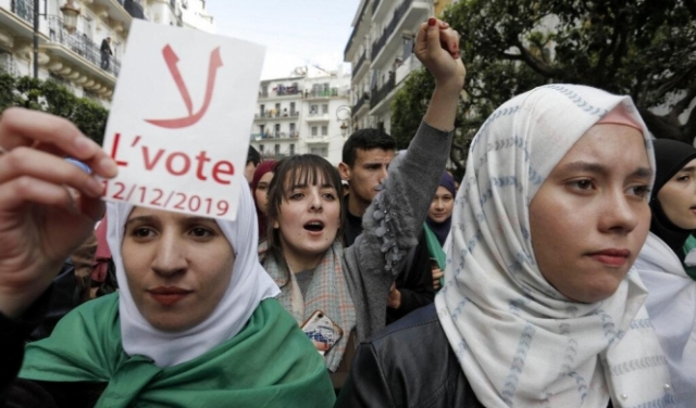 رئاسيات الجزائر: 5 مرشّحين من بقايا النّظام ومظاهرات رافضة