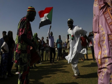 عام على الثورة السودانيّة.. احتفالات ومطالبة بالعدالة