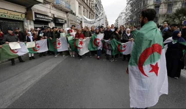 حراك الجزائر في جمعة الـ44 مستمر بالعصيان 