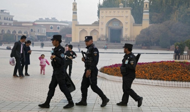 الصين تستهدف أطفال الأويغور وتزج بهم في مدارس "تلقينية"