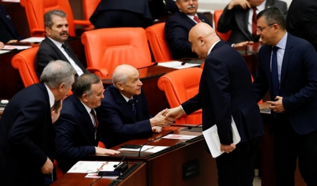 البرلمان التركي يصادق على إرسال قوات عسكرية لليبيا 