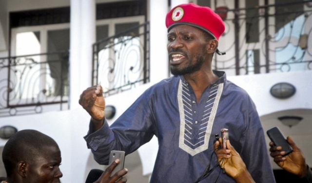 أوغندا: اعتقال مغنٍ مشهور بعد أن طمح برئاسة البلاد
