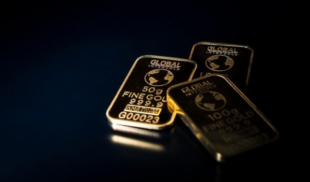 الذهب يبلغ أعلى مستوى منذ 7 أعوام