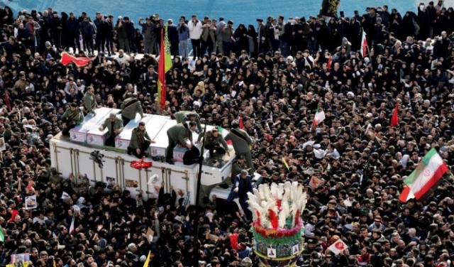 بعد الهجمات الإيرانية على أهداف أميركية: دفن سليماني بمسقط رأسه