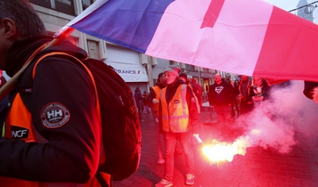 للحد من الاحتجاجات: الحكومة الفرنسية تكشف إصلاح قانون التقاعد