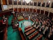 تونس: البرلمان يرفض منح الثقة للحكومة ومفاوضات لتكليف جديد