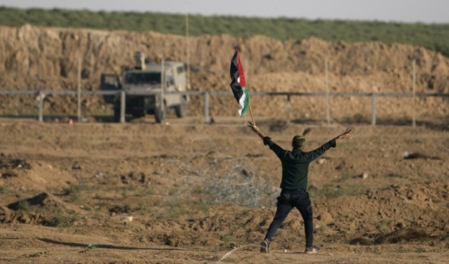 غزة: الاحتلال يغرق الأراضي الزراعية ويطلق النار على شبان