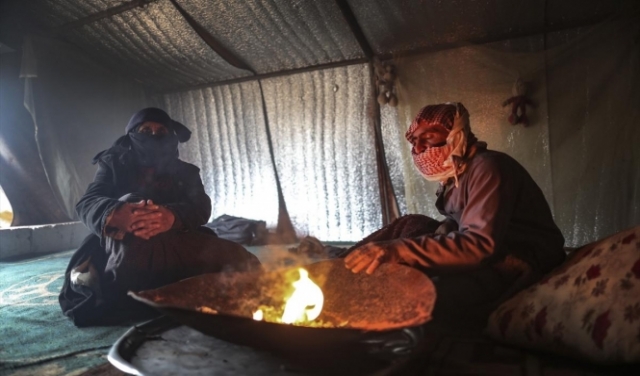 سورية: مخيم سرمدا يرزح تحت البرد والجوع القصف