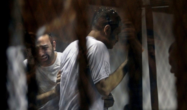 مصر: الأمن يقتحم منازل أسر معتقلي 