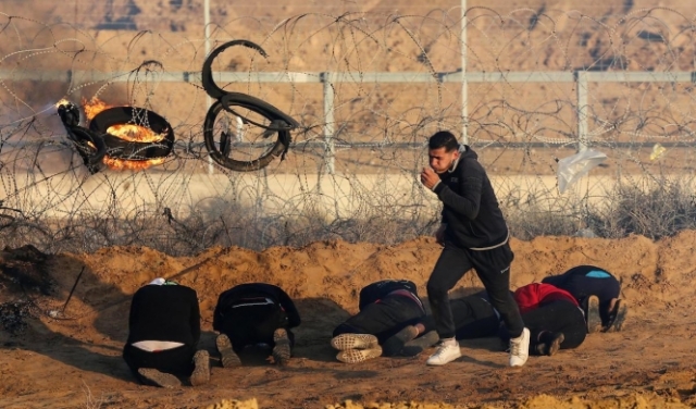 الاحتلال يعتقل ٤ شبان قرب السياج الفاصل شمالي غزة