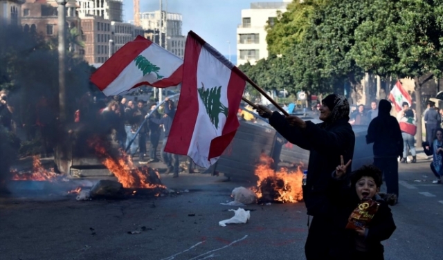 فراغ سياسي متواصل: اللبنانيون ناقمون على المصارف