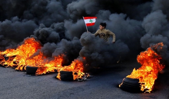 الاحتجاجات اللبنانية مستمرة: دياب يقترب من تشكيل حكومة تكنوقراط