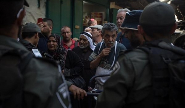 الاحتلال يسلم إخطارات بإخلاء 10 منازل فلسطينية في القدس