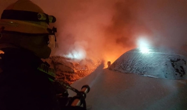حيفا: حريق في معرض لبيع السيارات