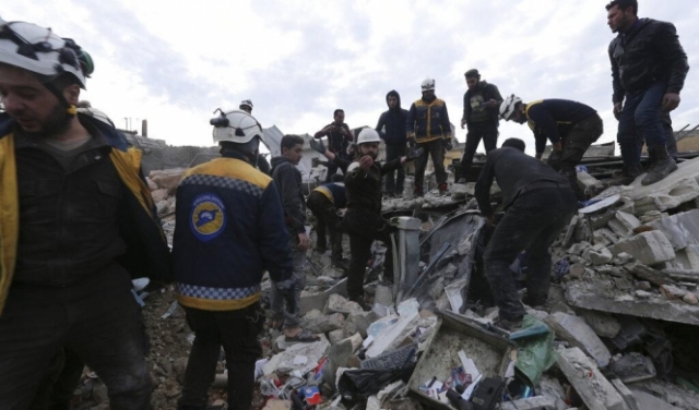 40 قتيلا وعشرات الجرحى بغارات للنظام وروسيا على إدلب وحلب