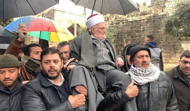 الشيخ عكرمة صبري يكسر قرار إبعاده ويدخل المسجد الأقصى