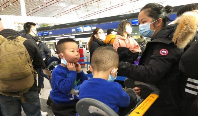 وباء كورونا: بكين تعلق الطيران والرئيس يحذر من سرعة انتشار الفيروس