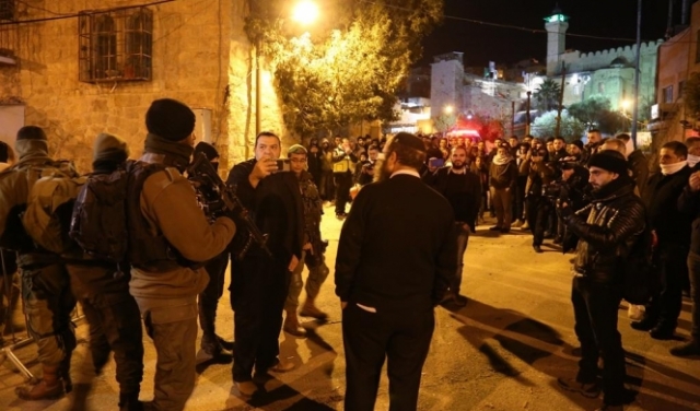 اعتقالات بالضفة واقتحامات للمستوطنين في الخليل