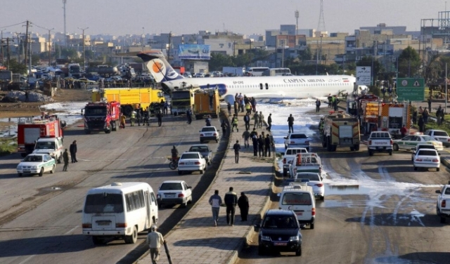 إيران: انزلاق طائرة ركاب أثناء هبوطها دون إصابات