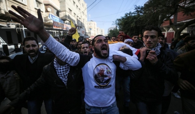 غزة: تشييع جثمان فتى استشهد متأثرًا بإصابته في مسيرات العودة