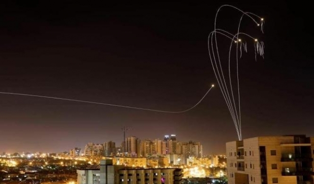 جيش الاحتلال: رصد إطلاق 3 قذائف صاروخية واعتراض اثنتين