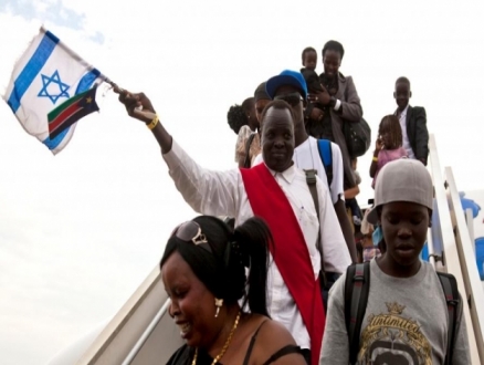 نتنياهو والسودان: تبييض النظام لدى واشنطن وحل أزمة طالبي اللجوء