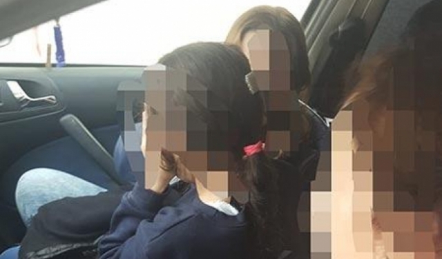 ساجور: 11 طفلا داخل سيارة خصوصية