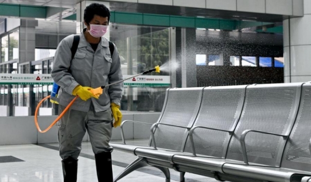 شاحنات تعقم مناطق بأكملها في الصين ضد فيروس كورونا