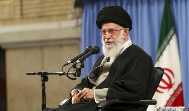 خامنئي: على إيران أن تصبح قوية لمواجهة 