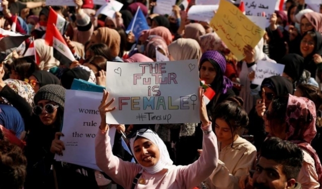 العراق: آلاف النساء يخرجن إلى الشوارع التحامًا مع الحراك