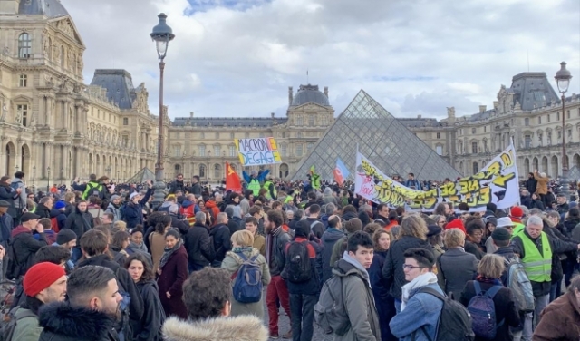 فرنسا: احتجاجات خارج البرلمان ضد نظام التقاعد