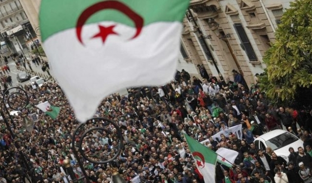 الجزائر: هزليات الثورة بين الحاضر والماضي