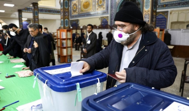 إيران: توقع فوز المحافظين بانتخابات تشريعية