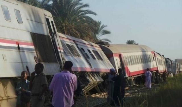 مصر: إصابة 13 شخصا إثر اصطدام قطارين 