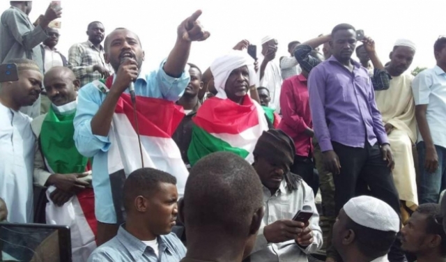 احتجاجات سودانية تطالب حكومة حمدوك بالاستقالة 