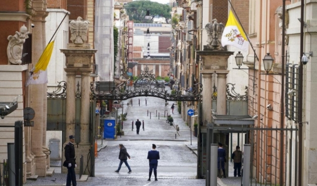 إيطاليا تُنكس أعلامها حدادًا على أرواح ضحايا كورونا